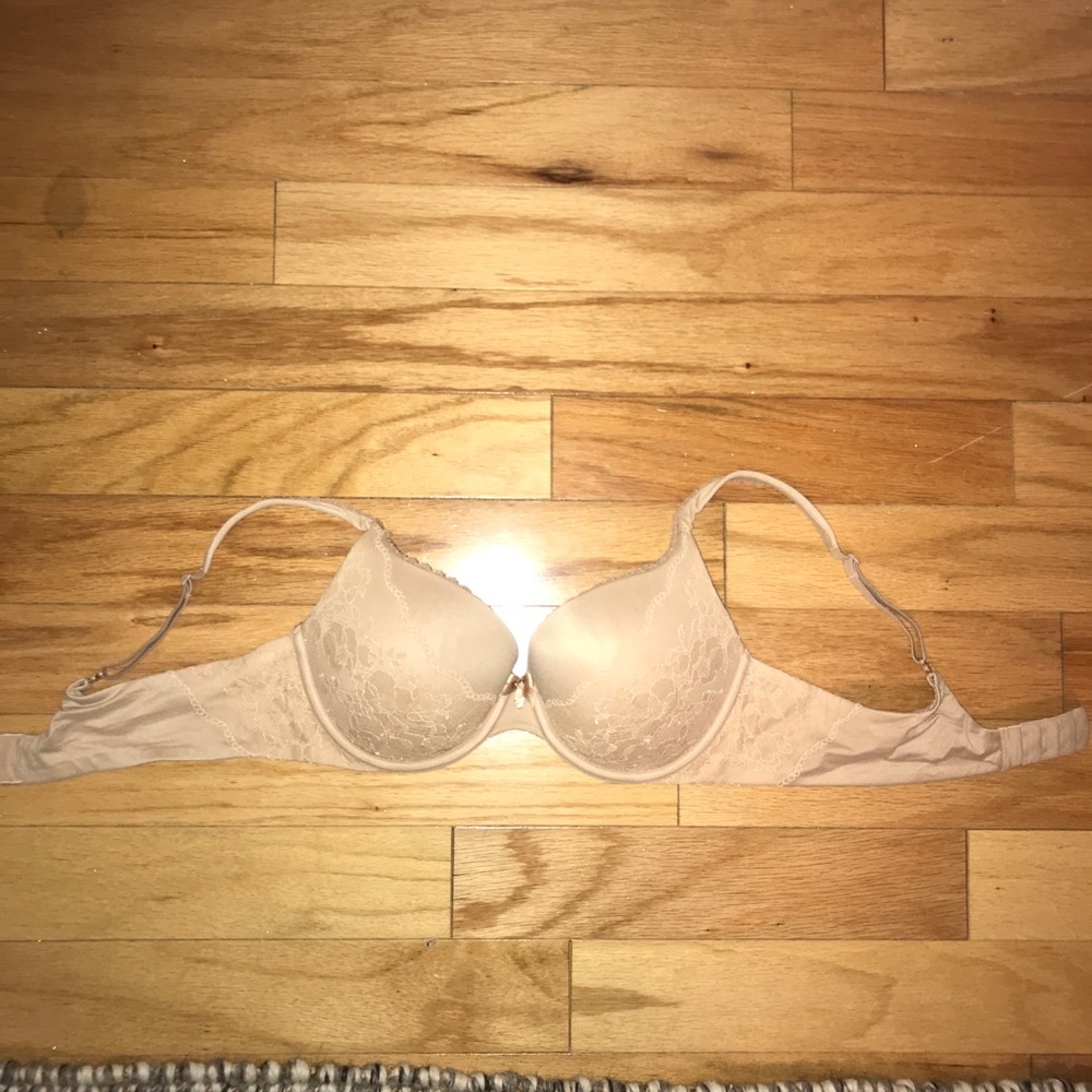LIGHTLY WORN Victoria’s Secret Body Bra 36C